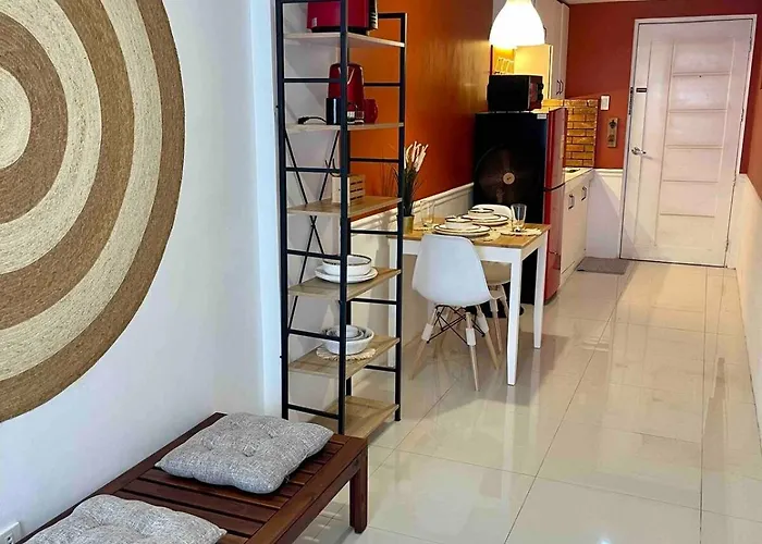 Lazarus Cinematic 1br With Kitchen Near Sm North *